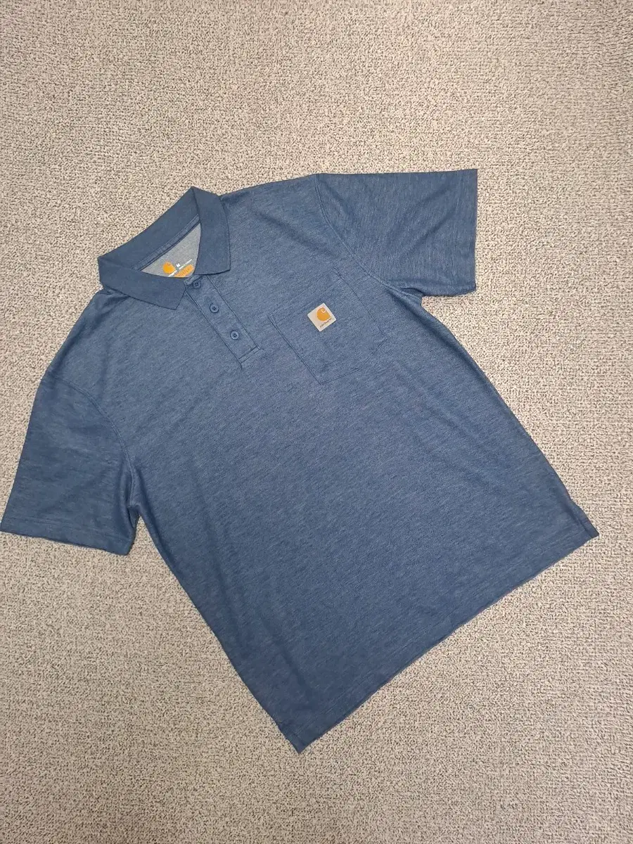 Calhart Kara T-shirt size medium