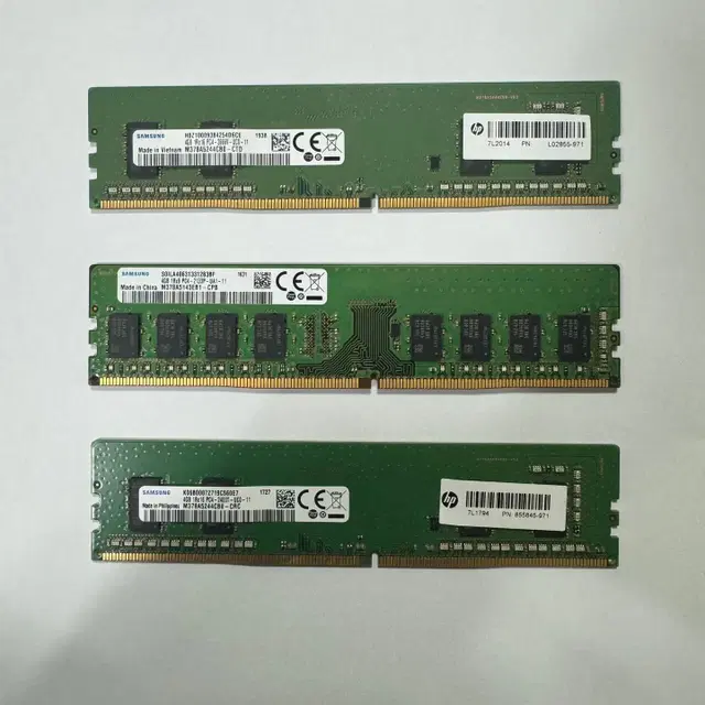 삼성 4GB PC4 RAM 판매합니다.