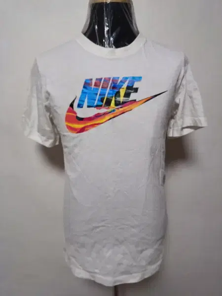 Nike/Women's/Round-necked short-sleeved shirt/Good condition/Size 90