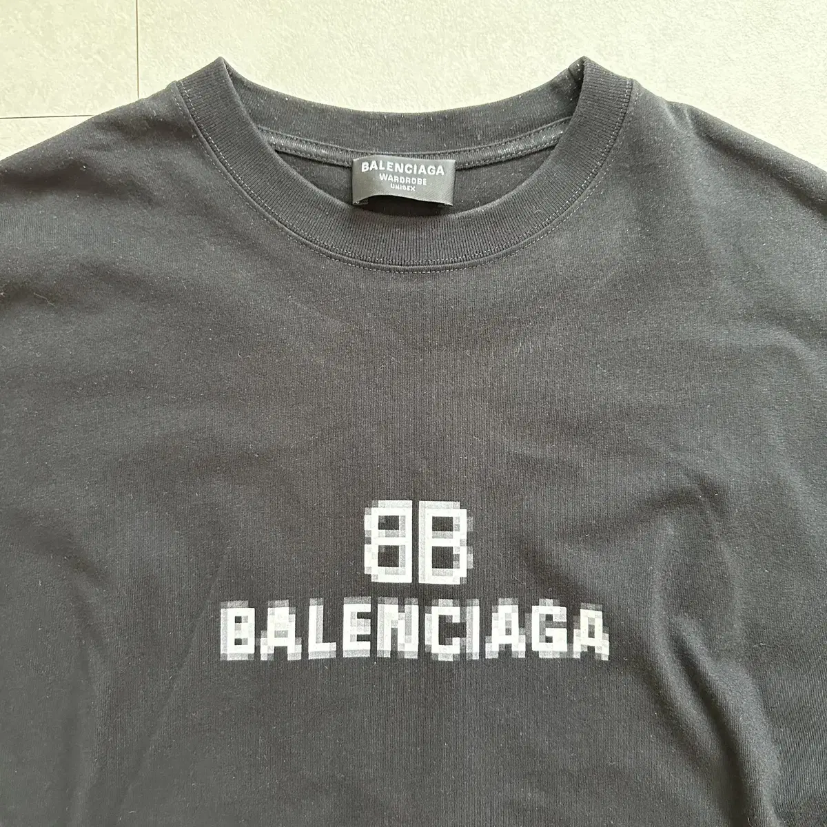 Balenciaga 발렌시아가 BB 픽셀 미디움 핏 티셔츠 블랙 M