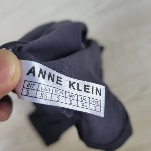 ANNE KLEIN