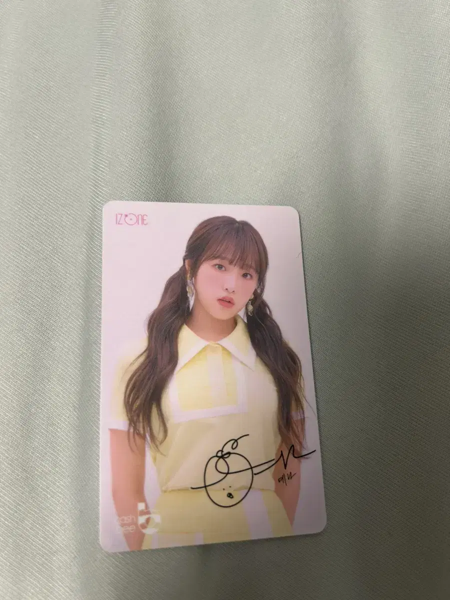 IZ*ONE yena Transportation Card