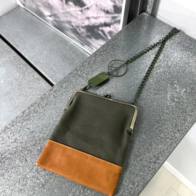 KAPITAL-CANVAS LEATHER CHAIN BAG 캐피탈 가방