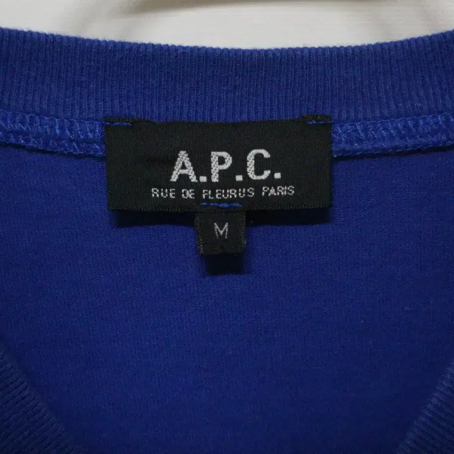 A.P.C. 우먼 코튼 티셔츠 팝니다.