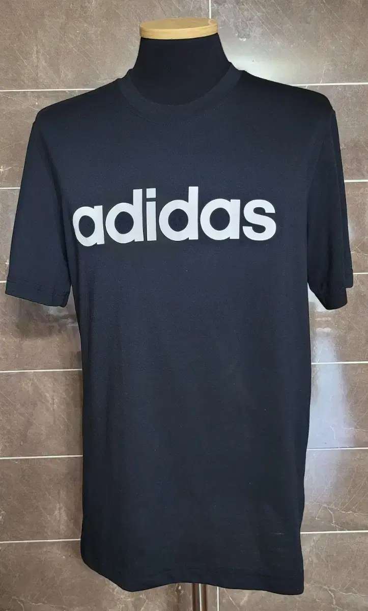 (Men 95-100) Adidas Vahn Tee (good stretch)