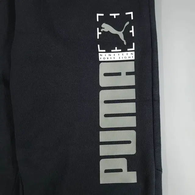 PUMA 퓨마 푸마 피그먼트 블랙 차콜 프린팅로고 코튼혼방 밴딩 조거팬츠