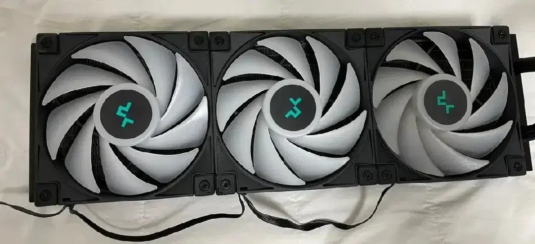 DEEPCOOL LS720 수냉쿨러 팝니다.