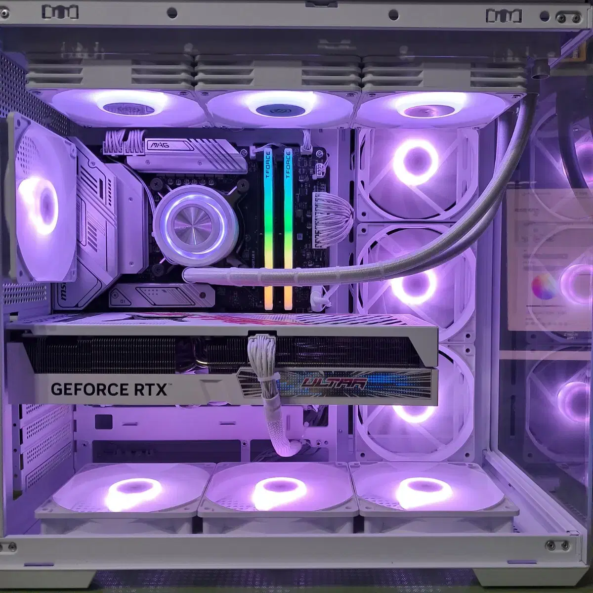 Ryzen7 9800X3D/RTX4070 SUPER Liquid Cooled RazerKit Computer