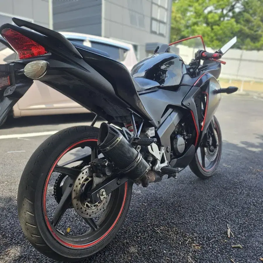 14년식 cbr125 판매합니다.