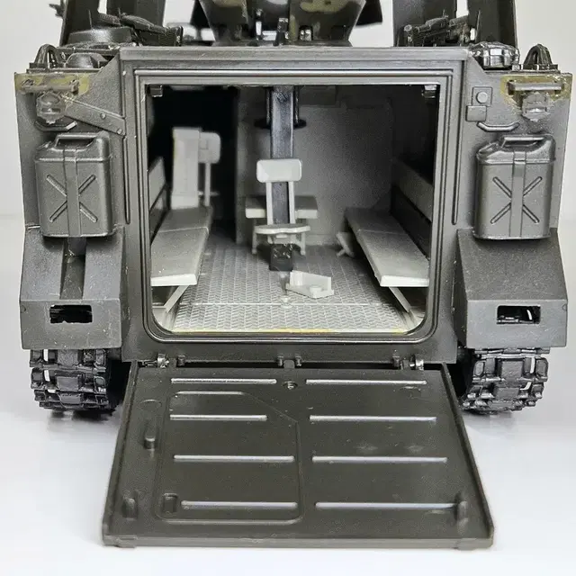 [타미야] 1/35 U.S. M113 ACAV 조립품