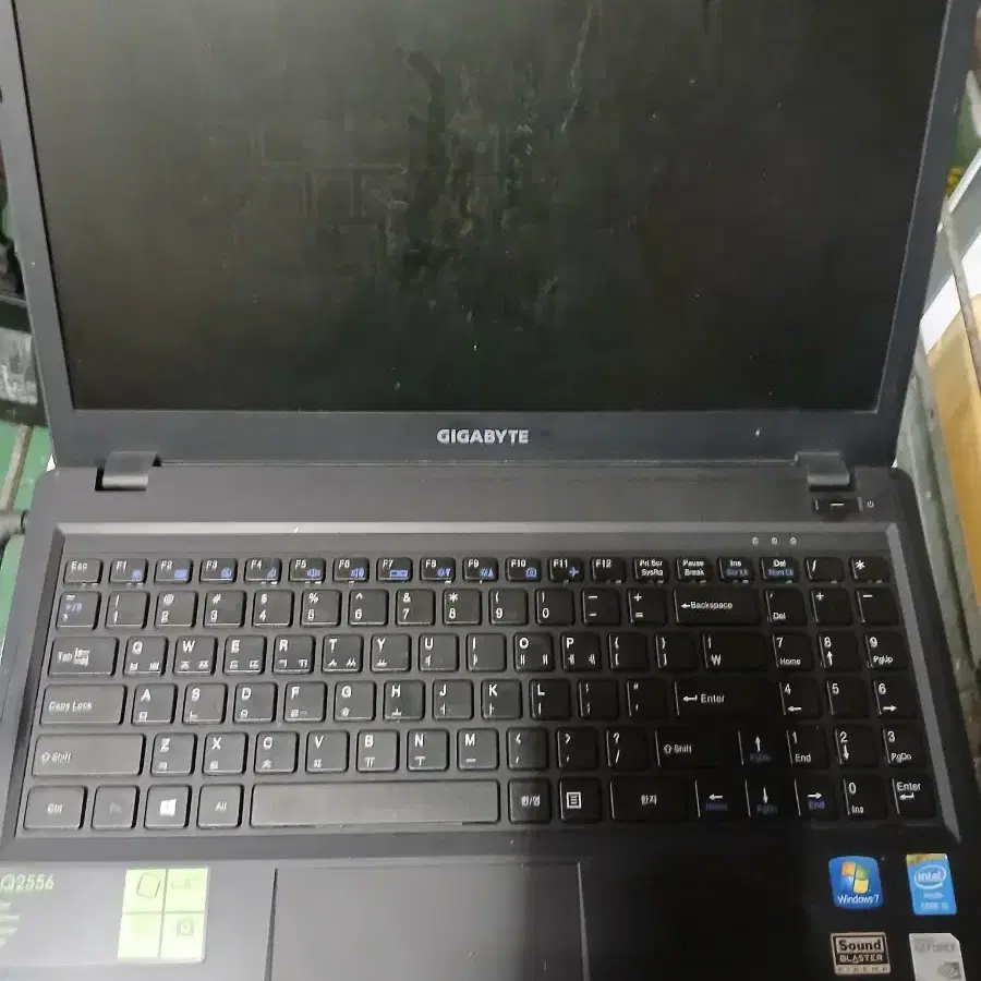 기가바이트 i5 노트북 Q2556