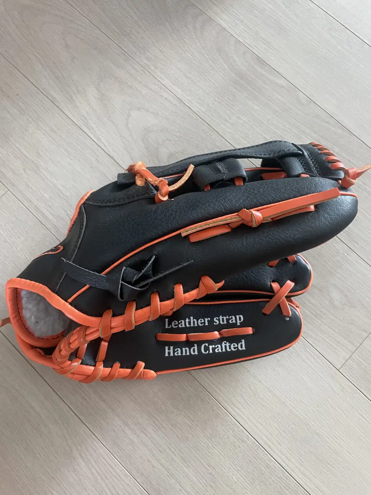 Lotte Giants 11-Inch Baseball Glove Nearly New