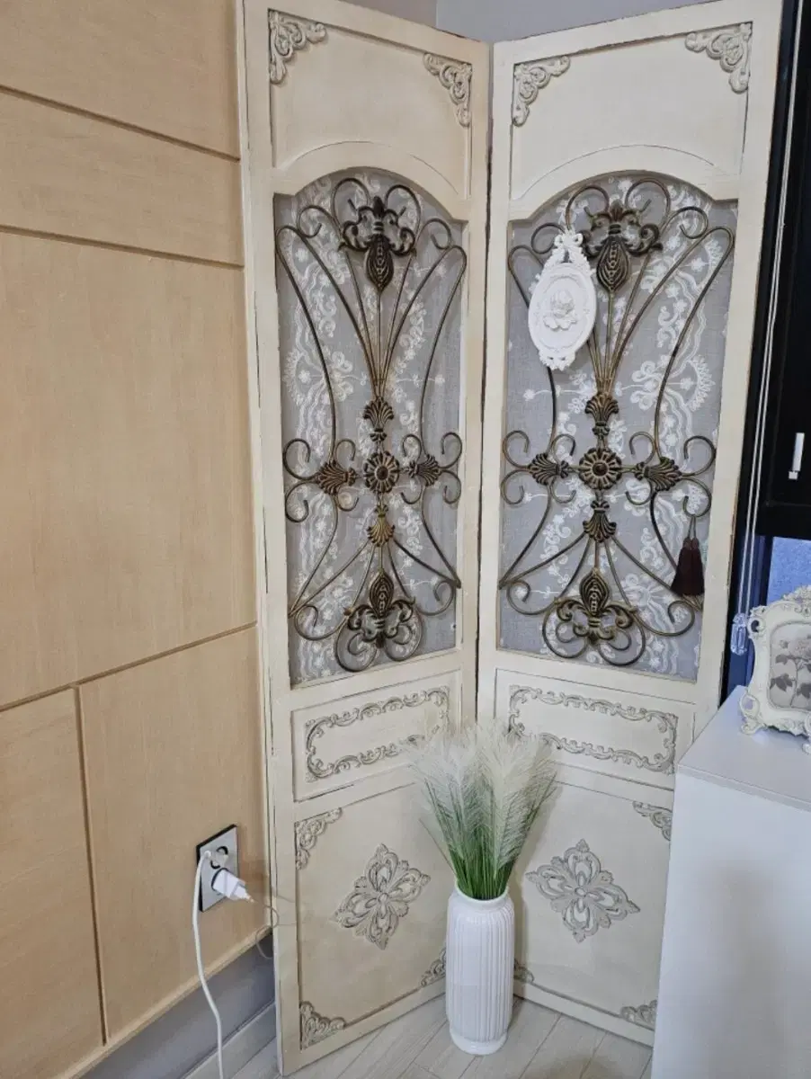 antique partition