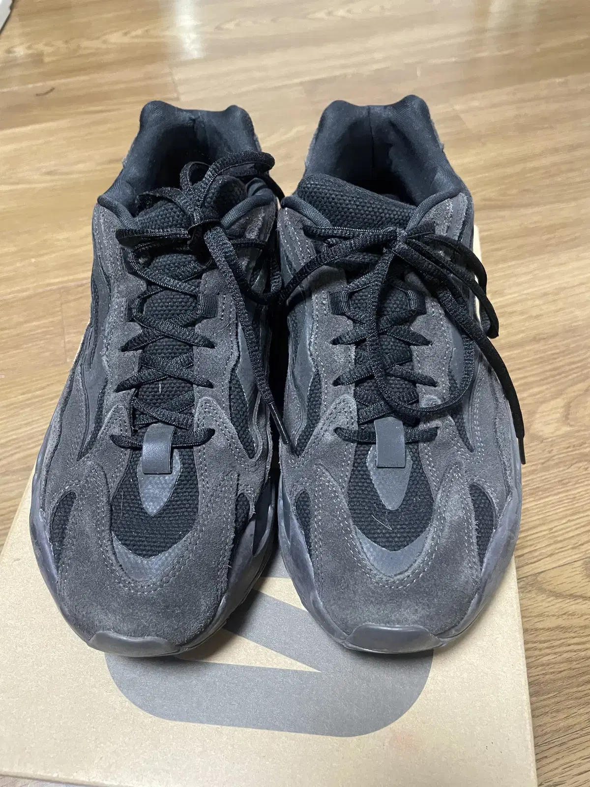 Yeezy Boost 700 V2 Vanta 2019 [265]