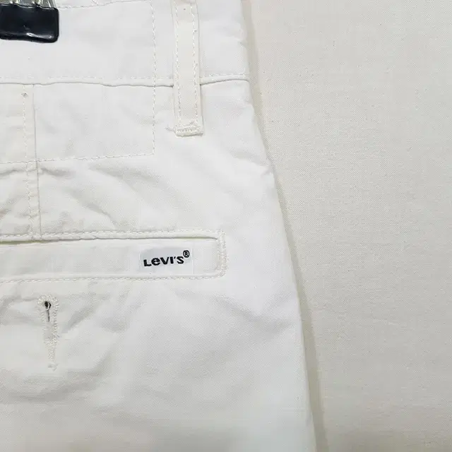 LEVIS 리바이스 버튼플라이 반바지