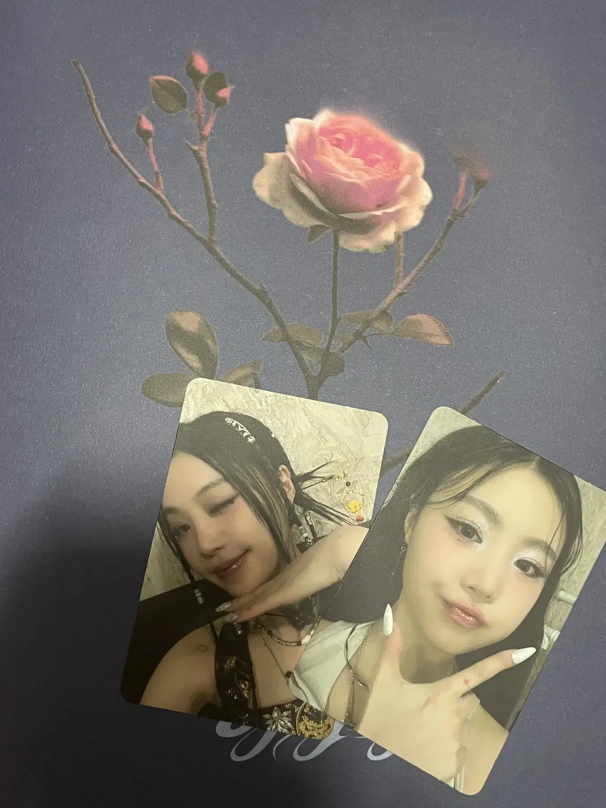 Soojin album photocard 2 types