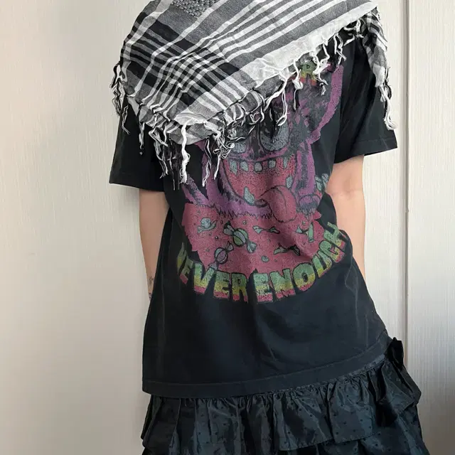 Check pattern fringe scarf