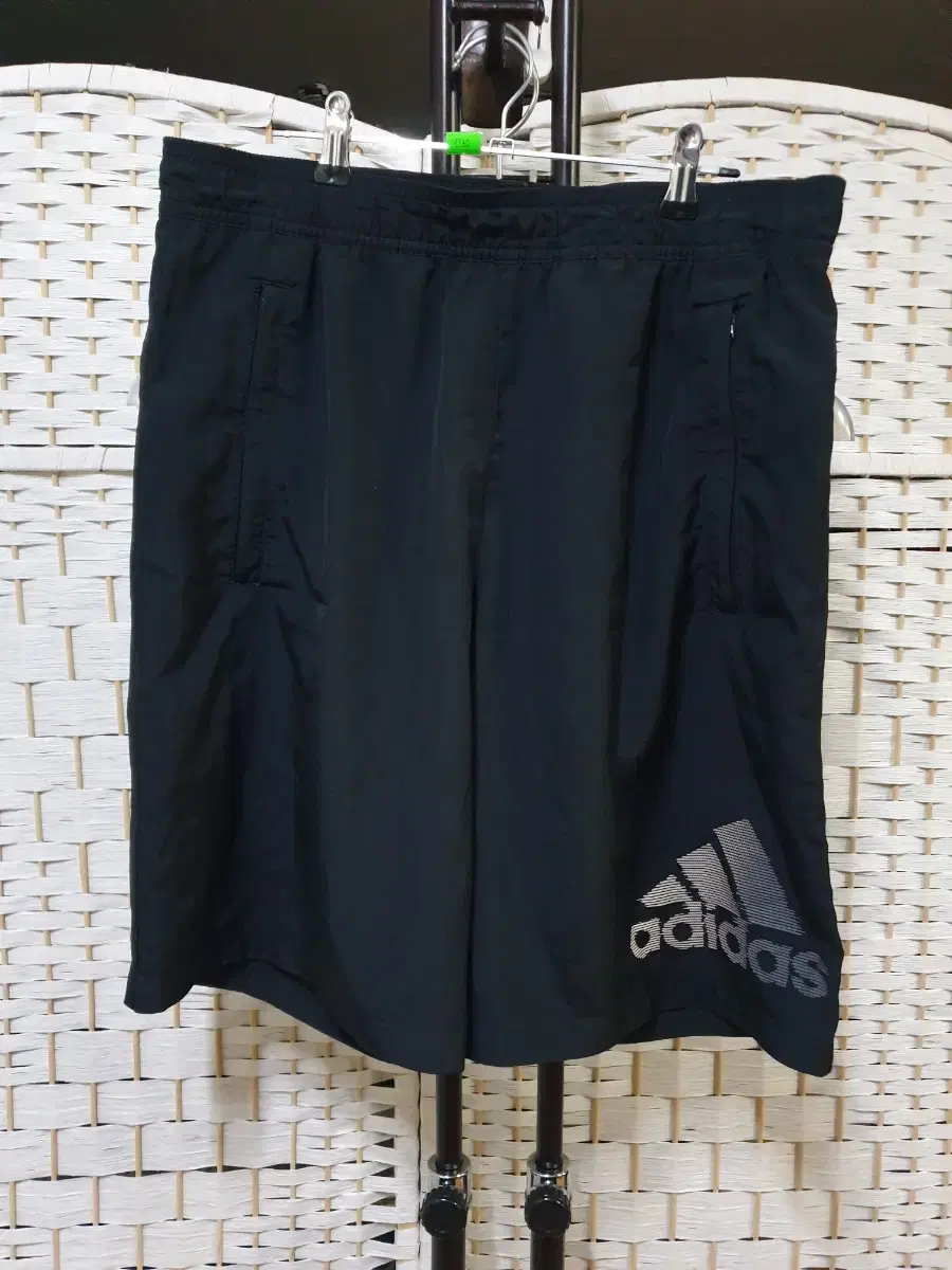 (0977) ADIDAS 아디다스 스포츠 숏팬츠 105 zxL