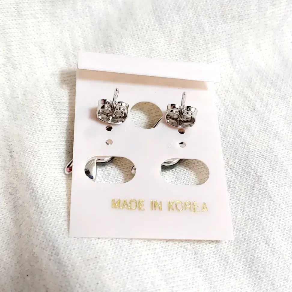 * 자개 캔디 귀걸이 2*0.9cm 일반도금침 E108