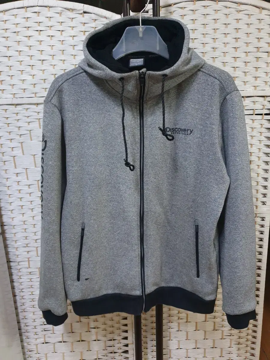 (1398) Discover Discover Sports Hoodie 105 XL