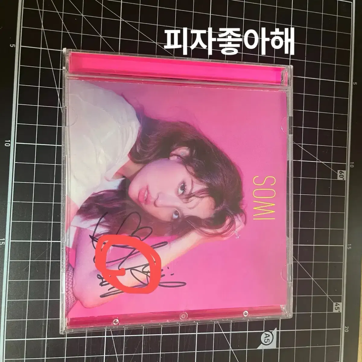 Written by Jeon Somi sign signature Not for sale album jeon somi SOMI