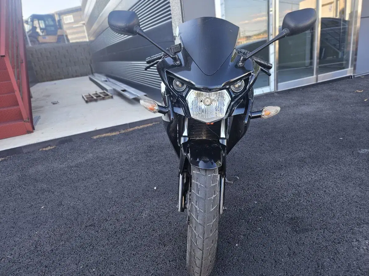 11년식 cbr125 판매합니다.