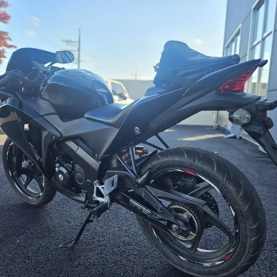 11년식 cbr125 판매합니다.