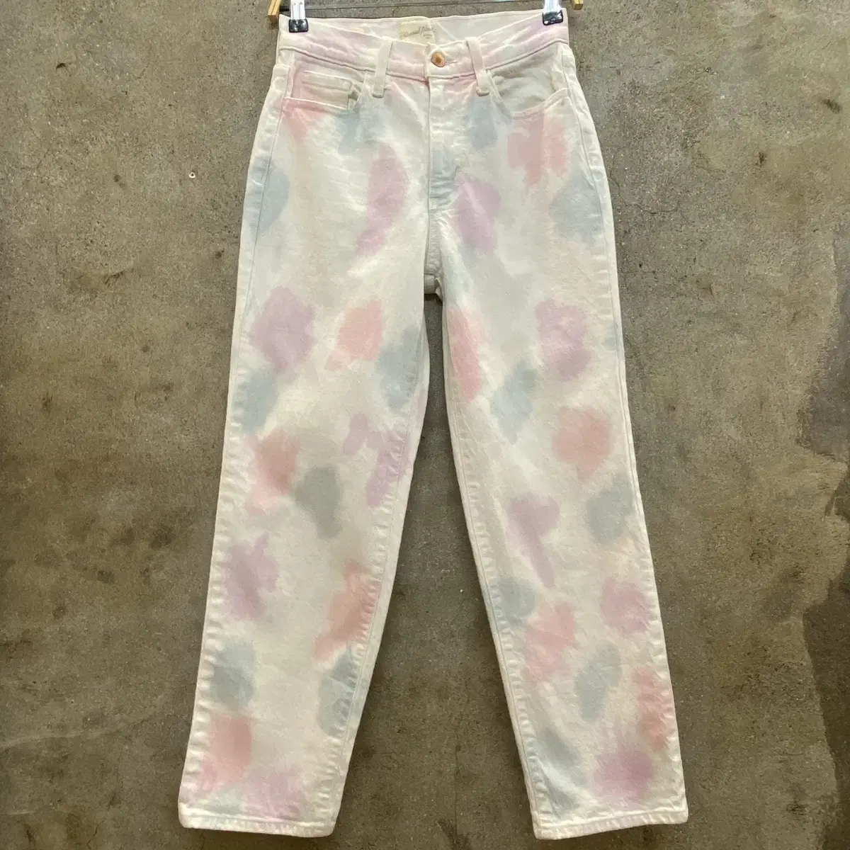 American vintage pastel white jeans