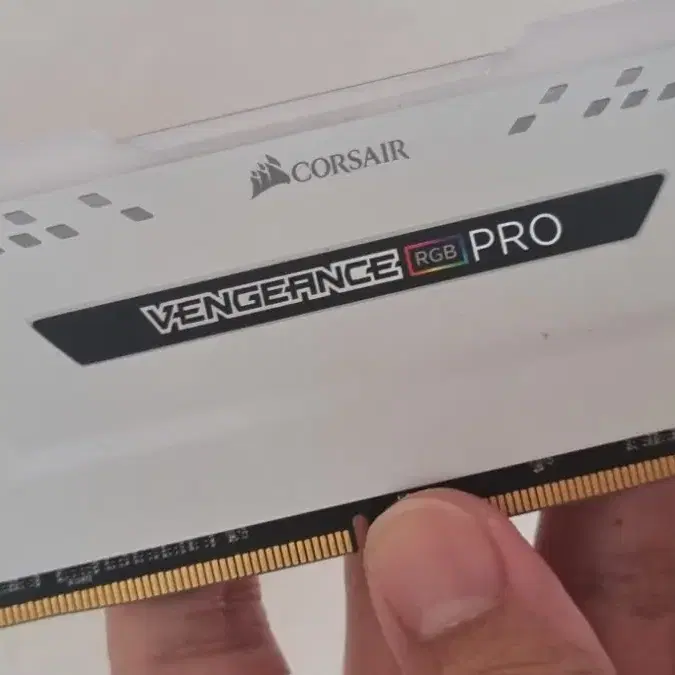 커세어 ddr4 벤젠스 64g 팝니다. Vengeance rgb pro