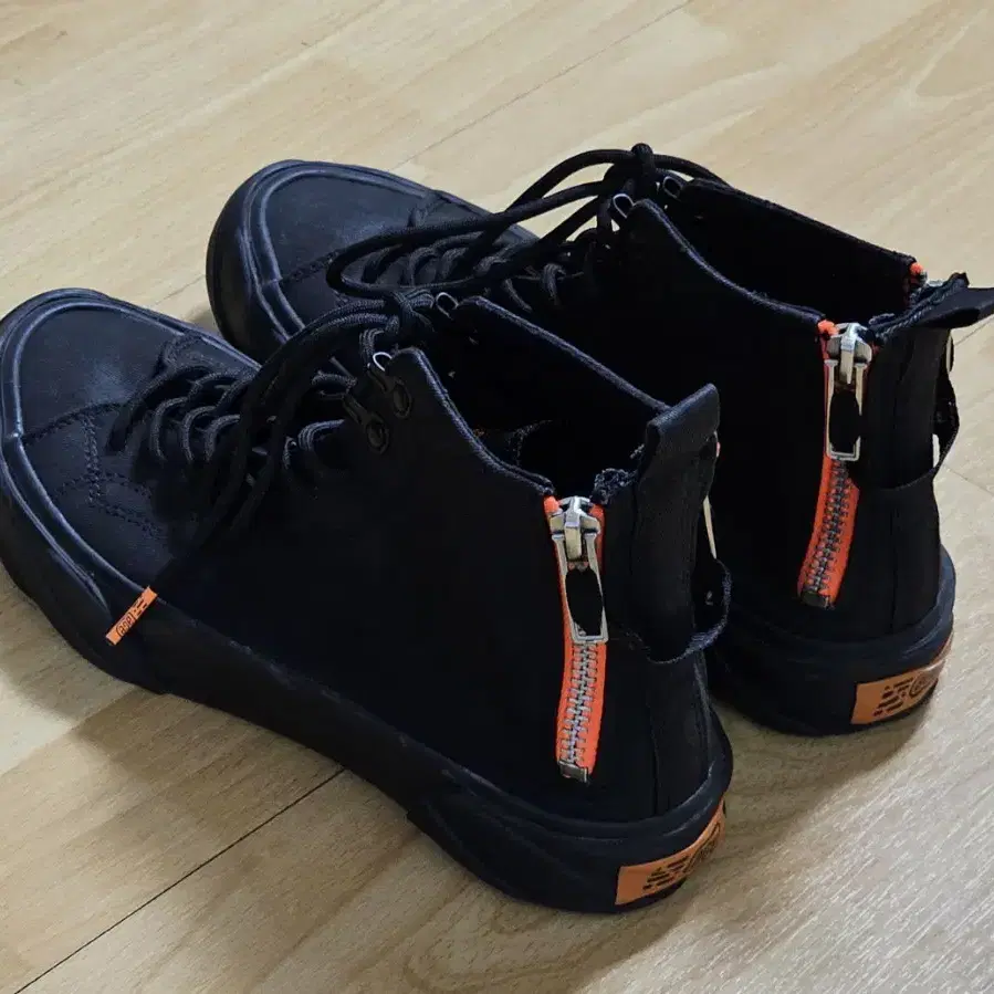 에이지 탑 스니커즈 TOP SNEAKERS BLACK/ORANGE 260