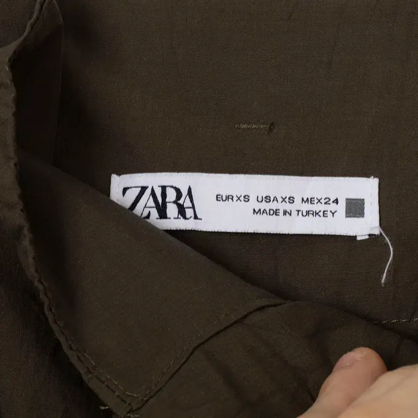 e0665 zara ( 권장 L ) 팬츠