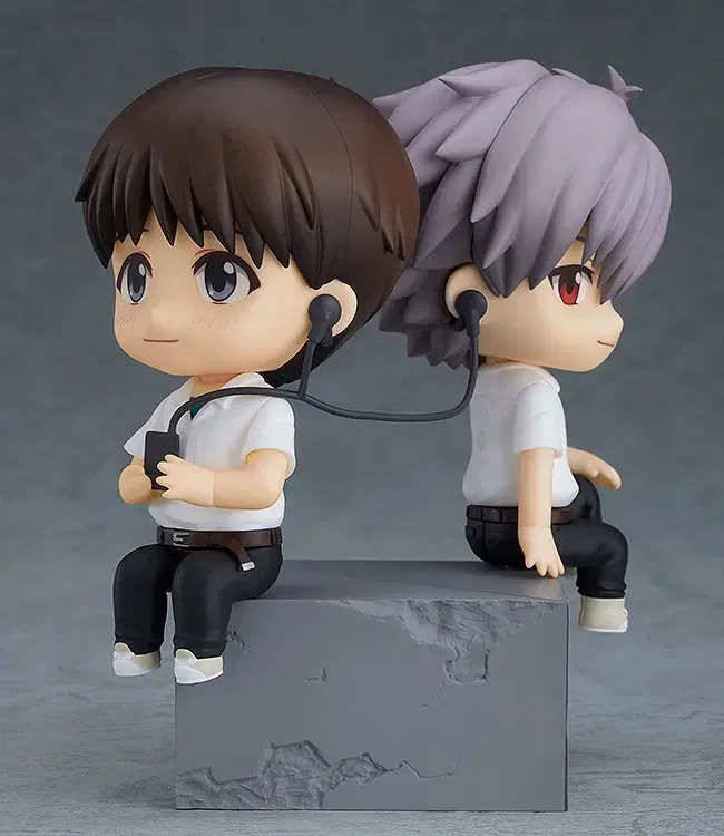 I'm selling Evangelion Nendoroid (Shinji + Kaoru in bulk)