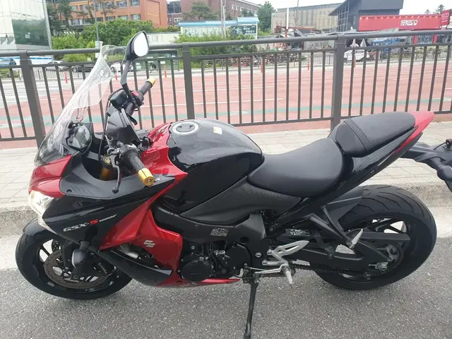 gsx s1000f 16년식 600만 가격인하