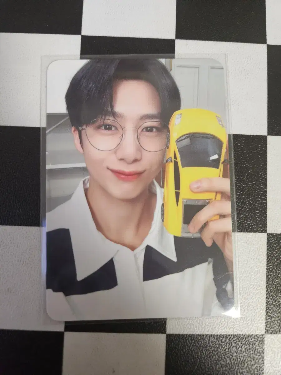 Monsta X fan con LHolder wts photocard Hyungwon