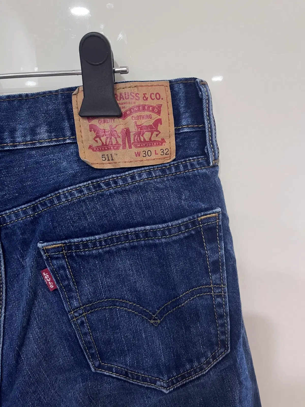 (30) Levi's 511 Mid Blue Vahn Denim Pants