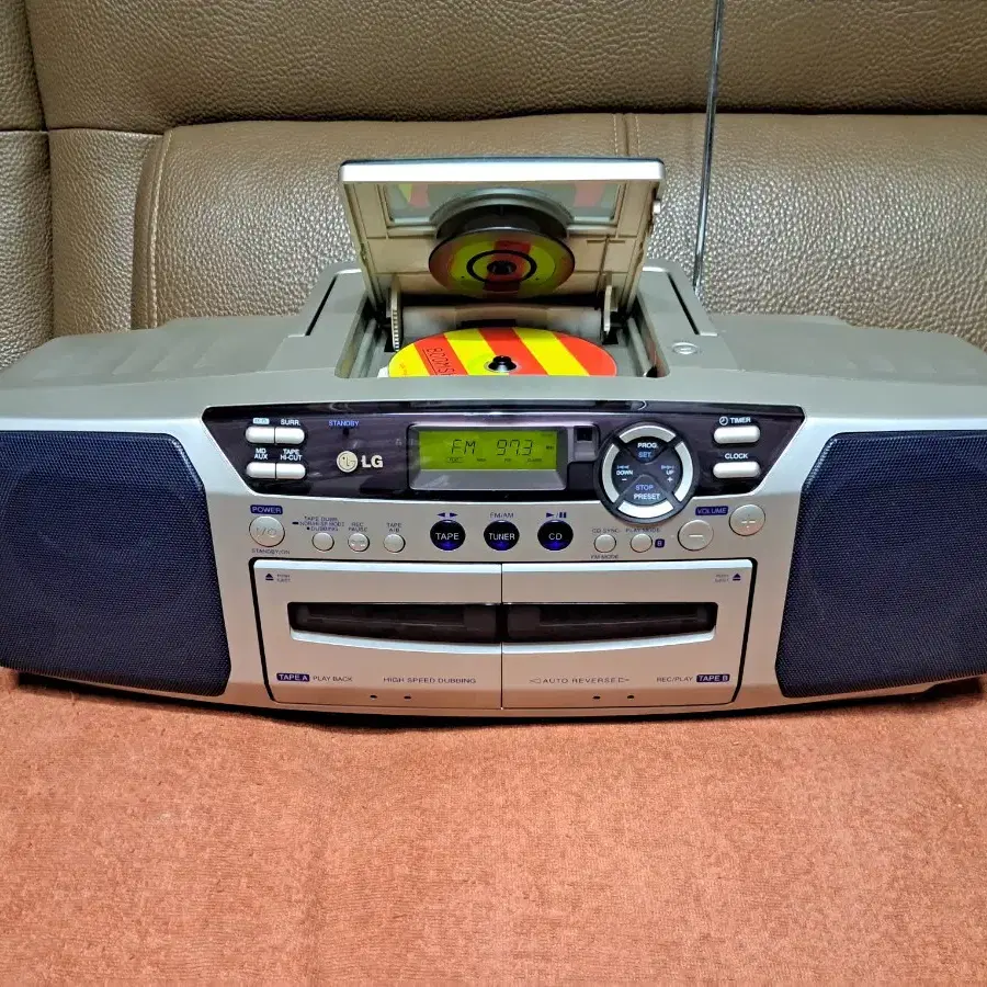 LG CD-810 BOOMBOX