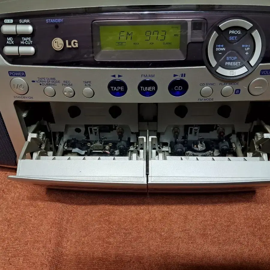 LG CD-810 BOOMBOX