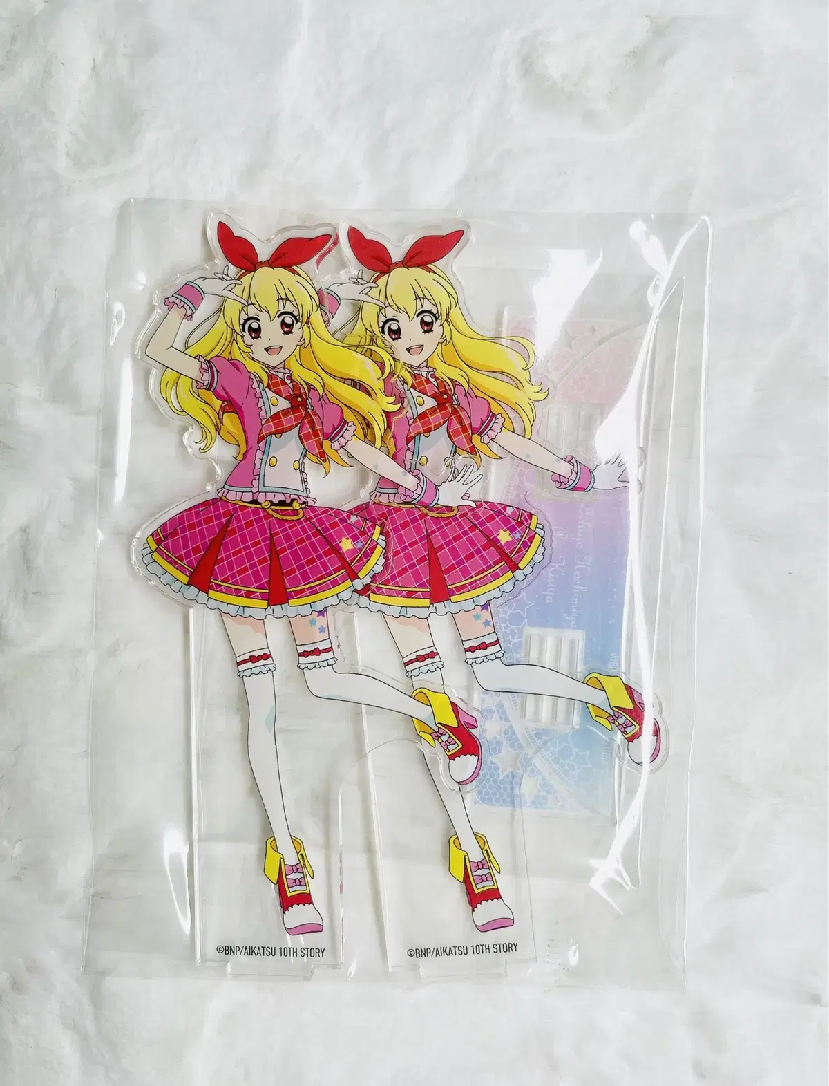 Aikatsu I.M. Star Ichigo Pair sells acrylics