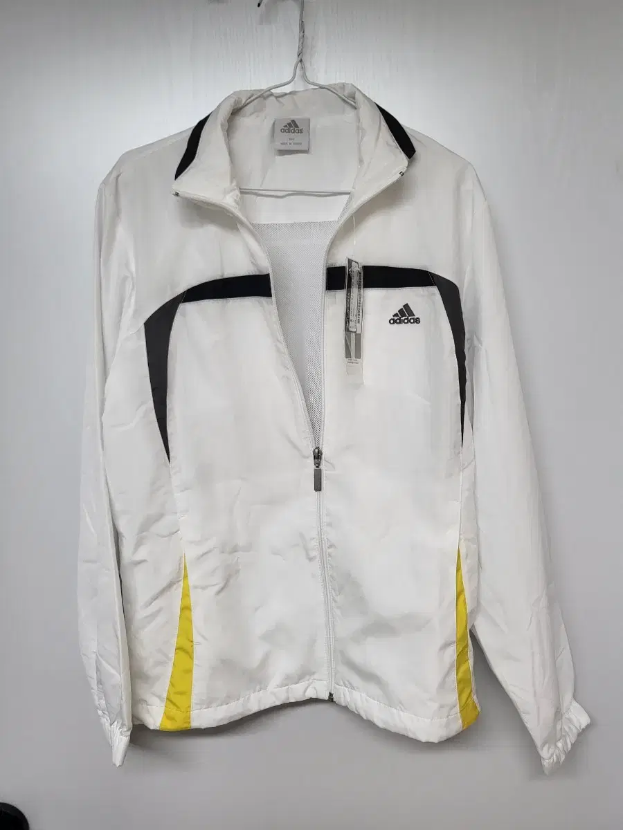 adidas Windbreaker105