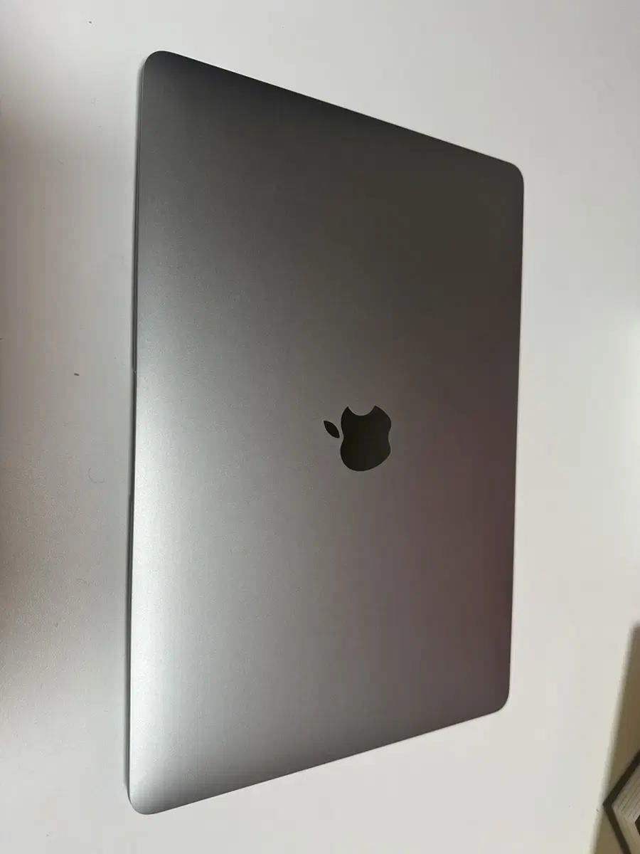 MacBook Air M1 Base Model (8GB/256GB) Space Gray