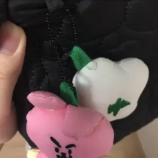 BT21 쿠키 퀼트 자수 키링 가방