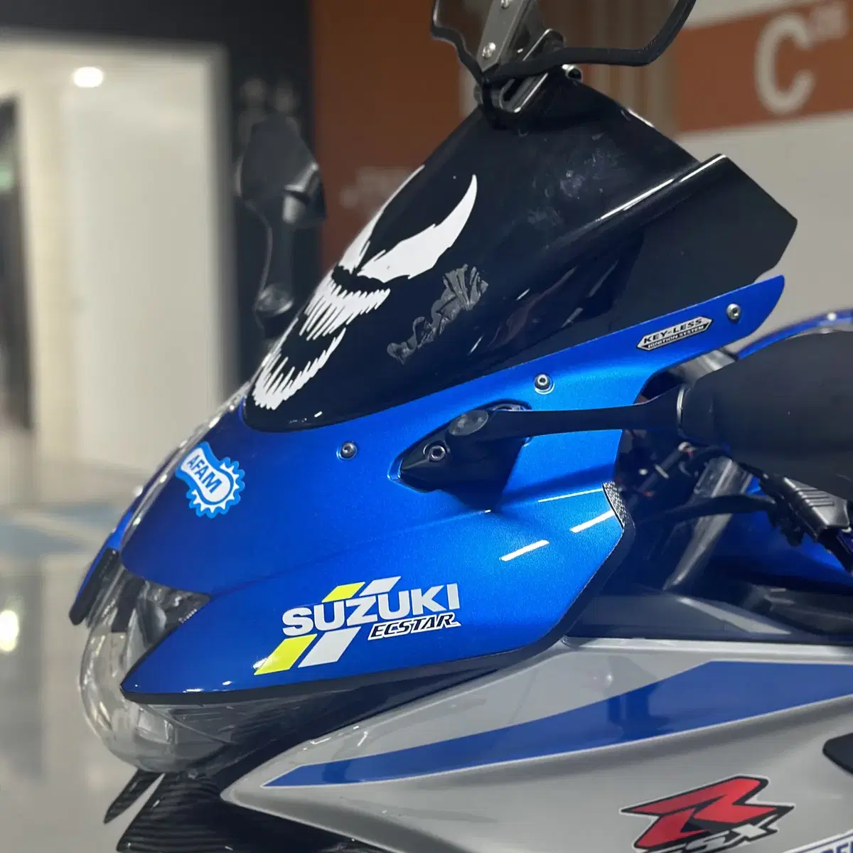 스즈키 gsxr-125 21년식 키로수 1만km 아크라포빅 풀튜닝 판매