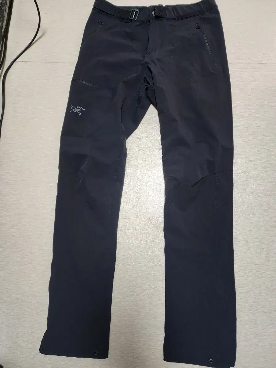 I'm selling a size LT (s) of the Arc'teryx Gamma, which is great for wearing in yeoreum.