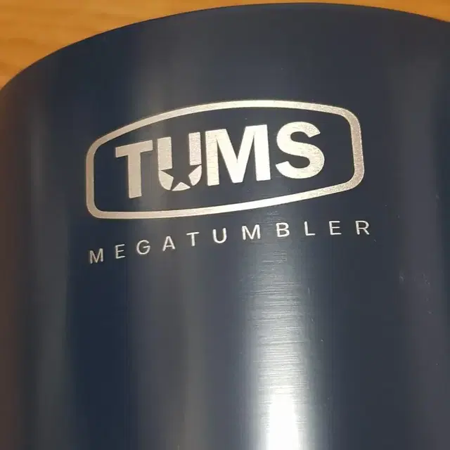 TUMS 뉴 메가 텀블러 900ML