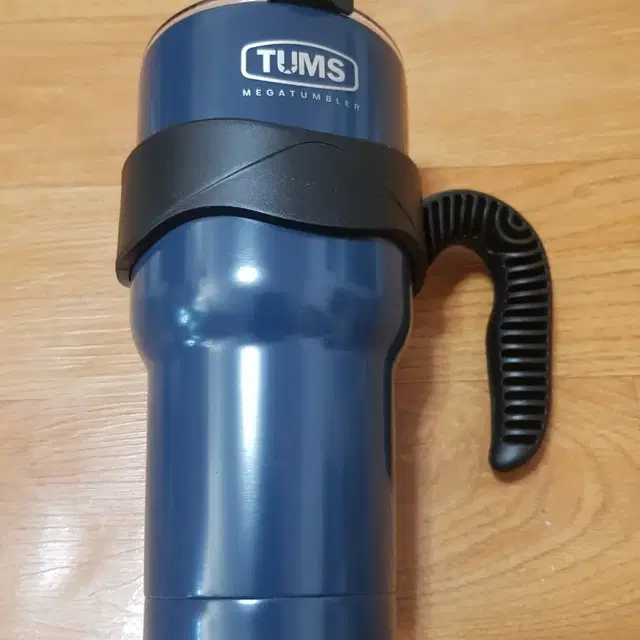 TUMS 뉴 메가 텀블러 900ML