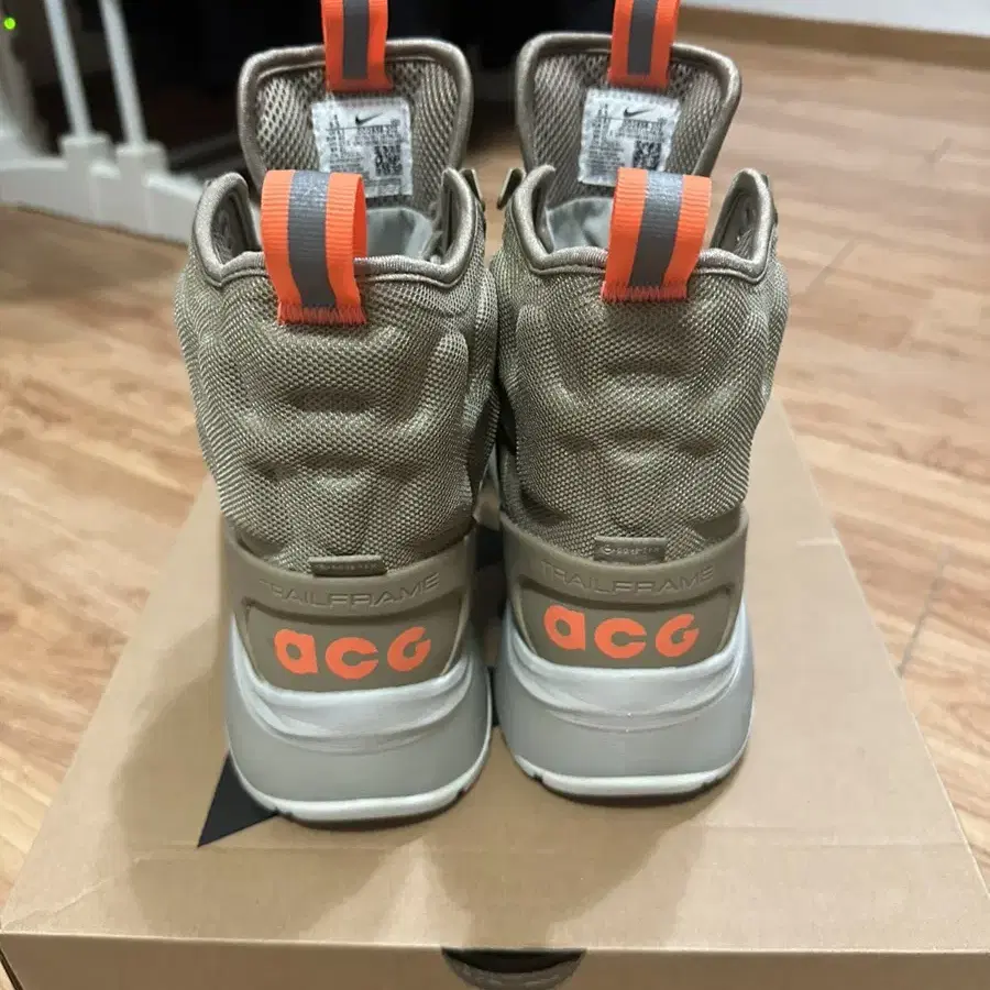 나이키 ACG air zoom 가이아돔 카키