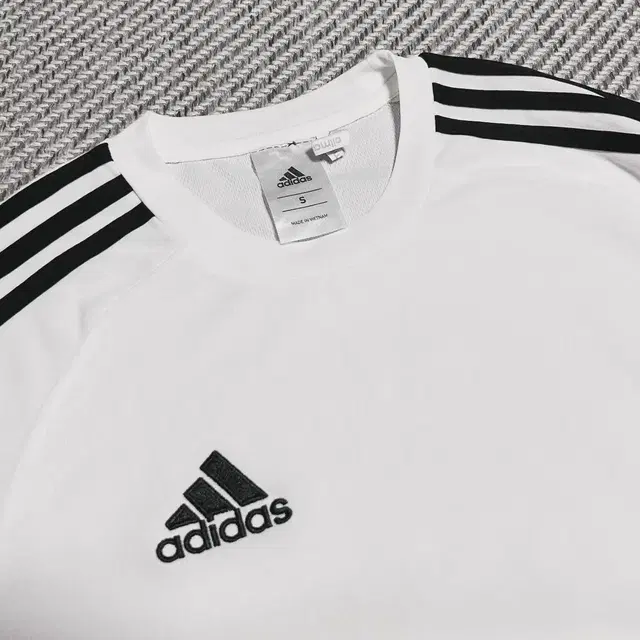 [ S ] adidas 아디다스 화이트 기능성 반팔티