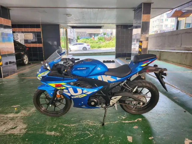 23년식 gsx r 125 팝니다