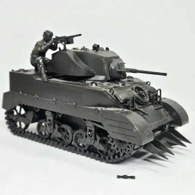 [타미야] 1/35 M5A1 U.S.경전차 조립품