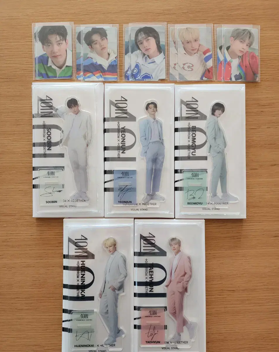 Wts the first set of photocard and acrylic stands for the TXT po